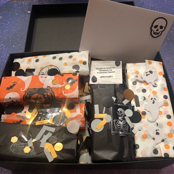 βΌοΈNEWβΌοΈ LUXURY MAKEUP MYSTERY BOX - Picture 7 of 8